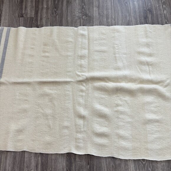 Vintage 100% Wool Blanket 36x74 Ivory Blue Stripe Throw Camp Cabin Decor Cottage - Picture 6 of 8